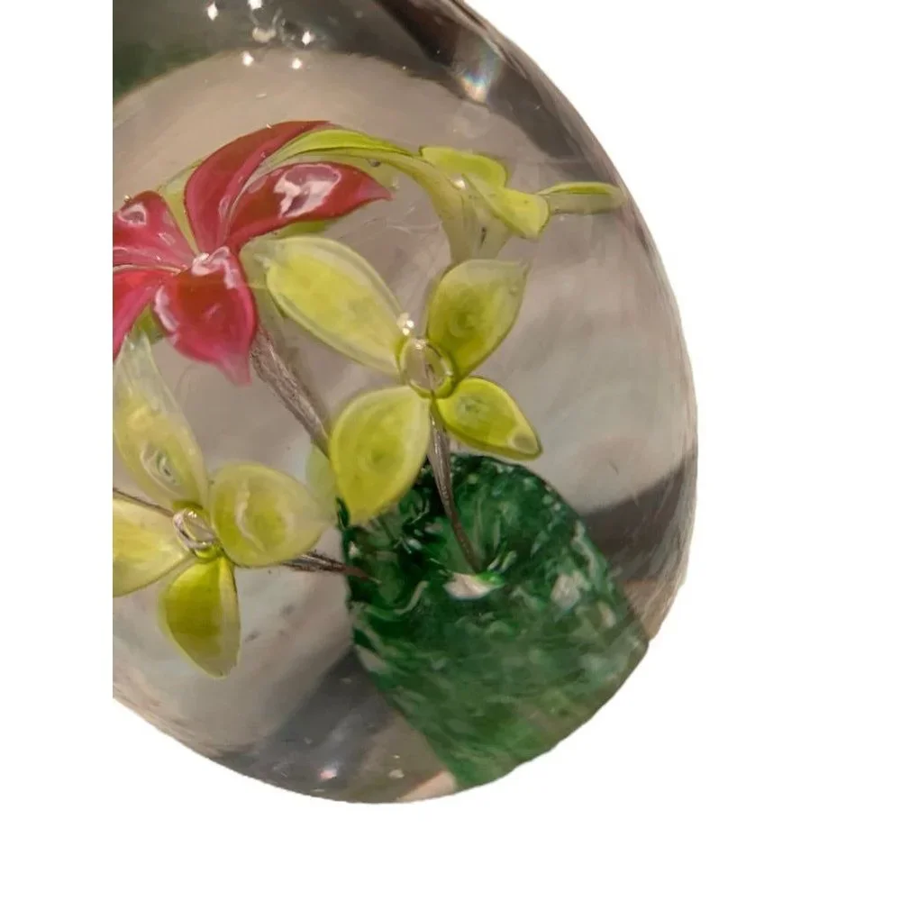 Egg Shaped Glass Paperweight Yellow Red Flowers in Grass 3.4